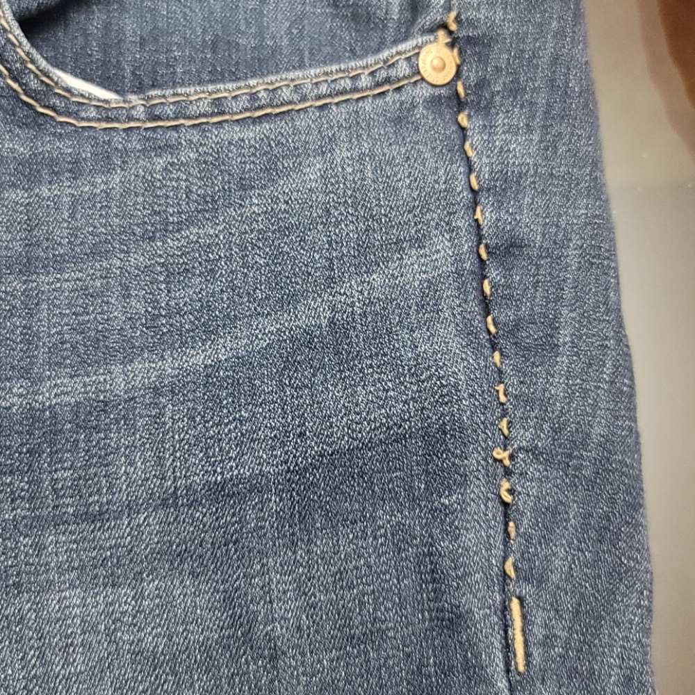 Seven 7 Capris - Picture 9 of 10